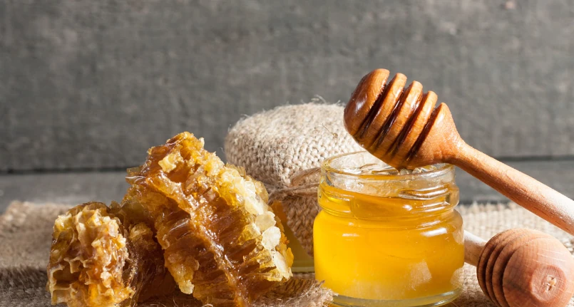 Sugar or Honey: Which Should You Choose?